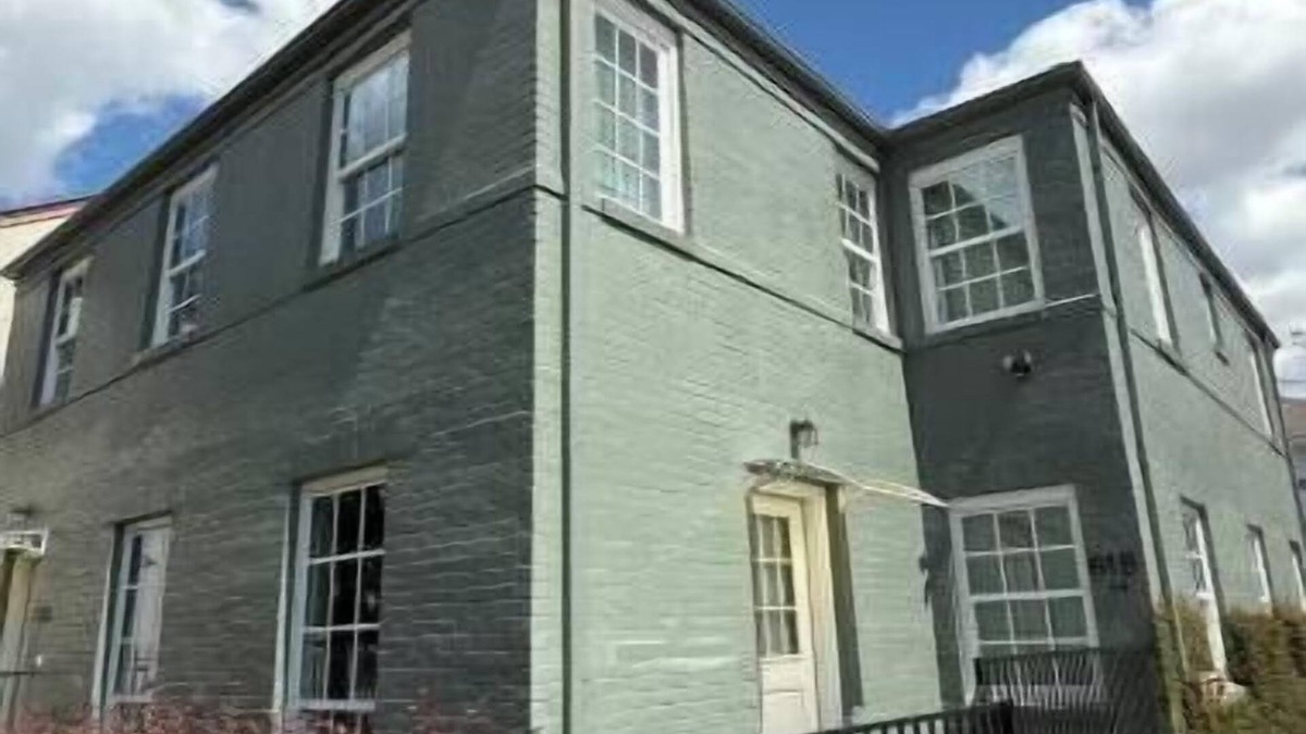 Neartown House | 5BR Central Montrose Gem