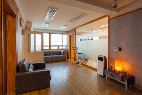 Nonhyeon-dong Villa | 5br Family house, near Gangnam, Coex 17min, private house