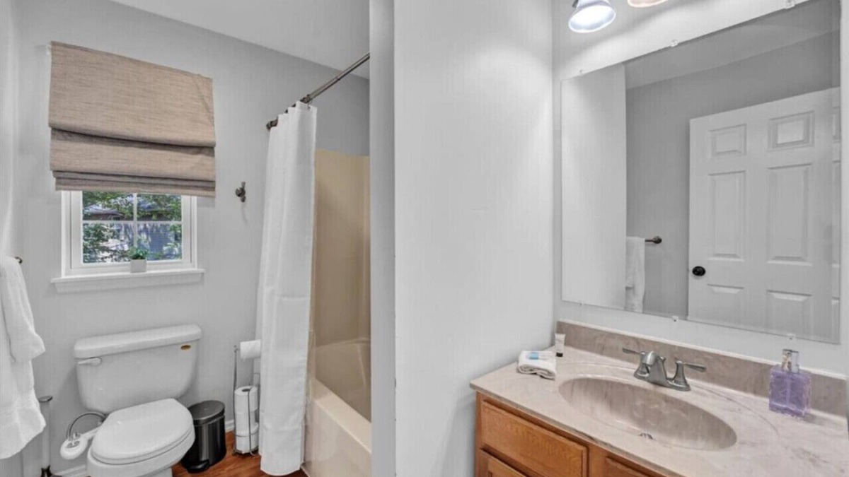 East Stroudsburg Apartment | 5BR | Movie Theater+Poker+Arcade+Fire Pit+Jacuzzi