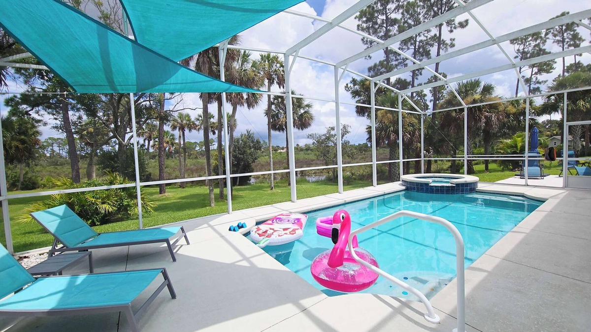 Palm Harbor House | 5BR Retreat | Heated Pool, Spa, Bikes, Views!