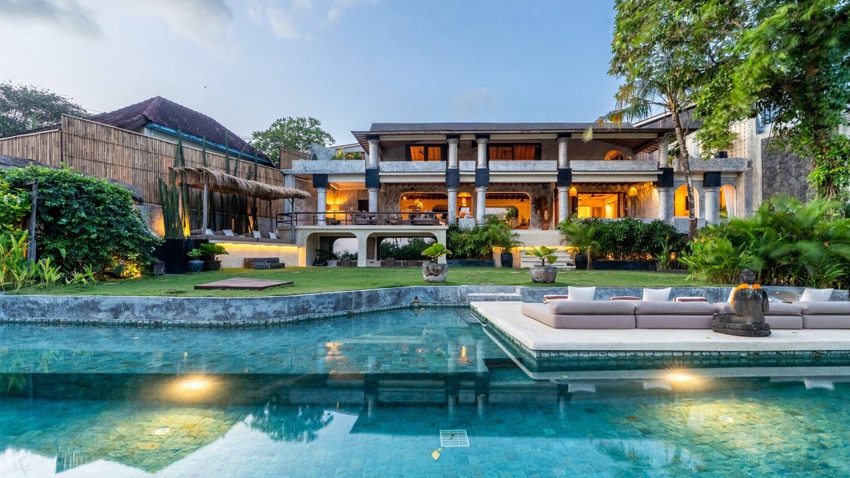 Cemagi Villa | 5BR Seseh Beach Villa-Sea View & Infinity Pool