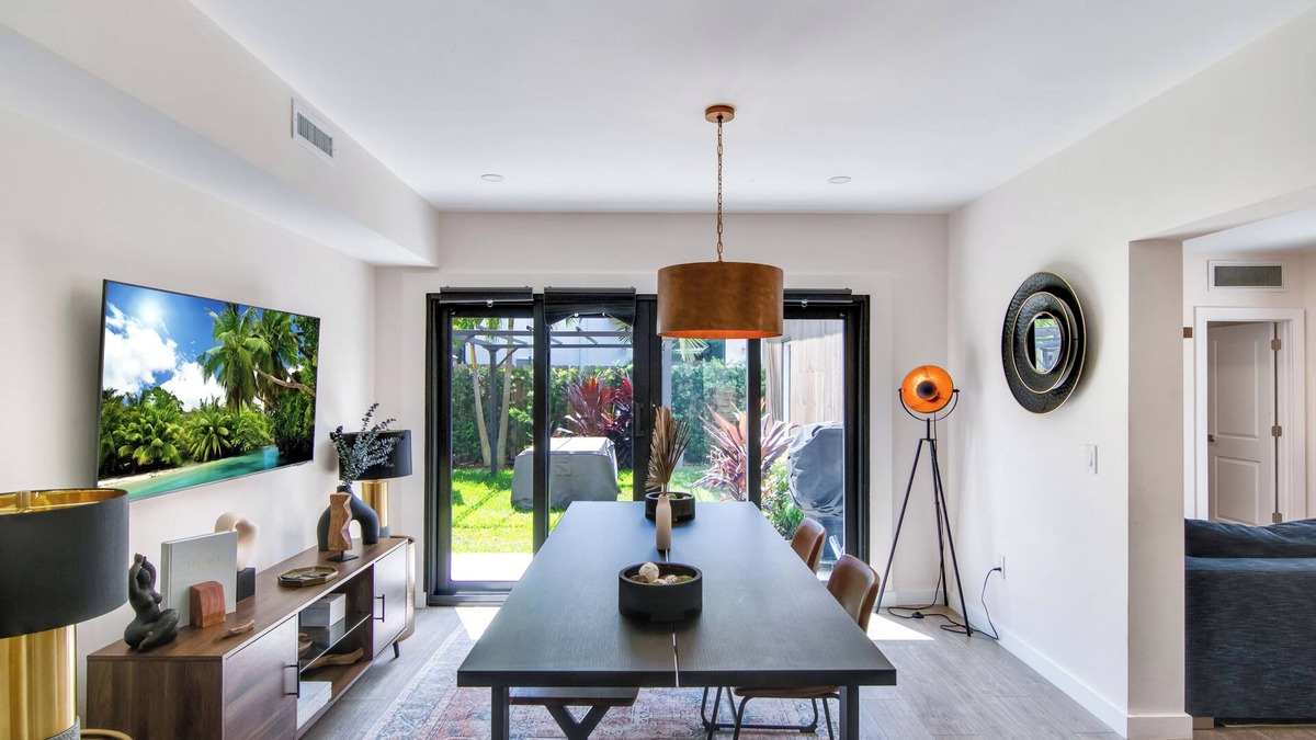 Poinsettia Heights House | 5BR Sleeps 14 w/In-Law Suite & BBQ!