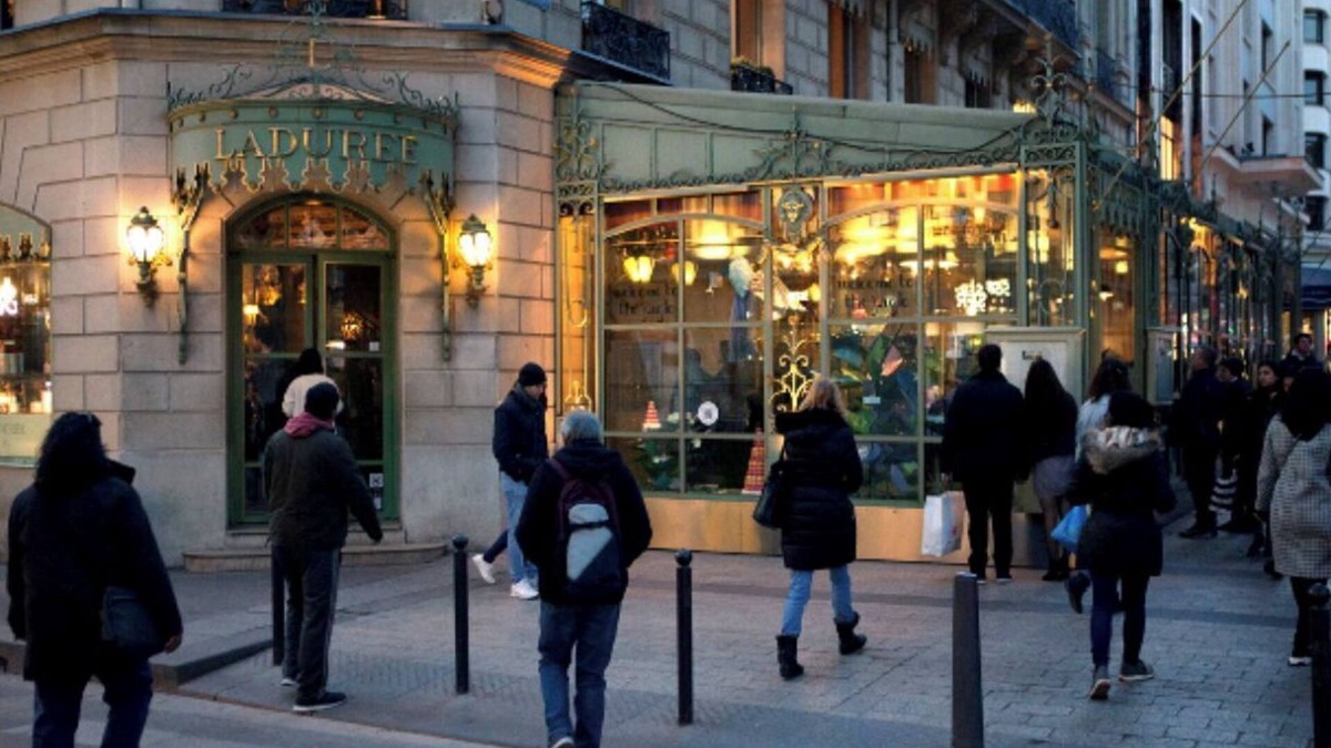 Faubourg-du-Roule Apartment | 5br with AC near Avenue de Champs Elysees