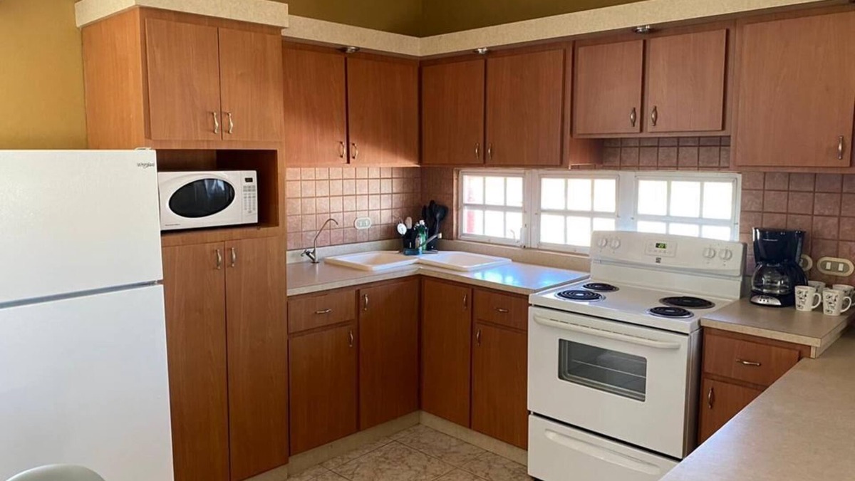 Isabela Apartment | 5mins to the beach. 2nd Floor Tropical Vacation Home