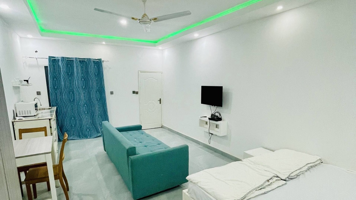 Serrekunda Apartment | 5minutes drive to the beaches near by an 4minutes drive to senegambia