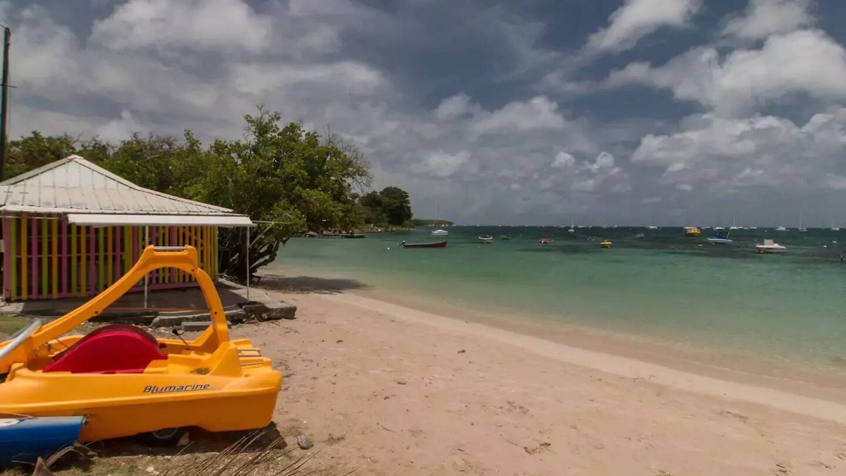 Sainte-Anne House | 5mn walk from the beach