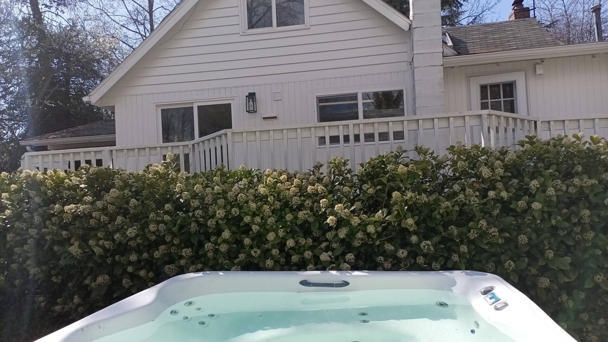 Highline Other | 5RM Seattle house w/hot tub , 12 minutes to stadiums