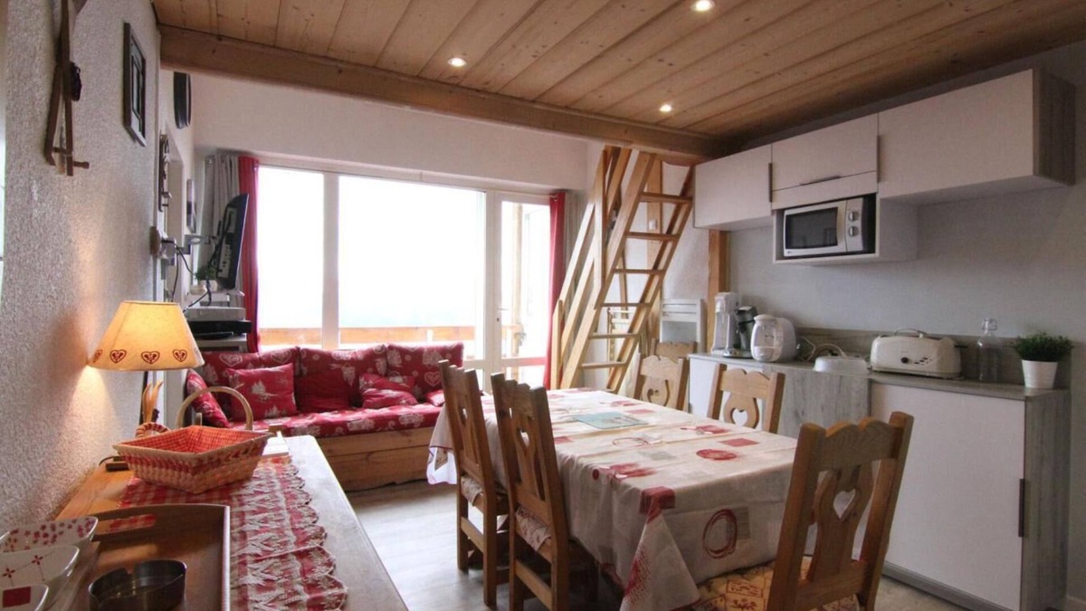 Eclose-Ouest Apartment | 5th floor, balcony, tv, ski locker, 40m², Alpe d'Huez