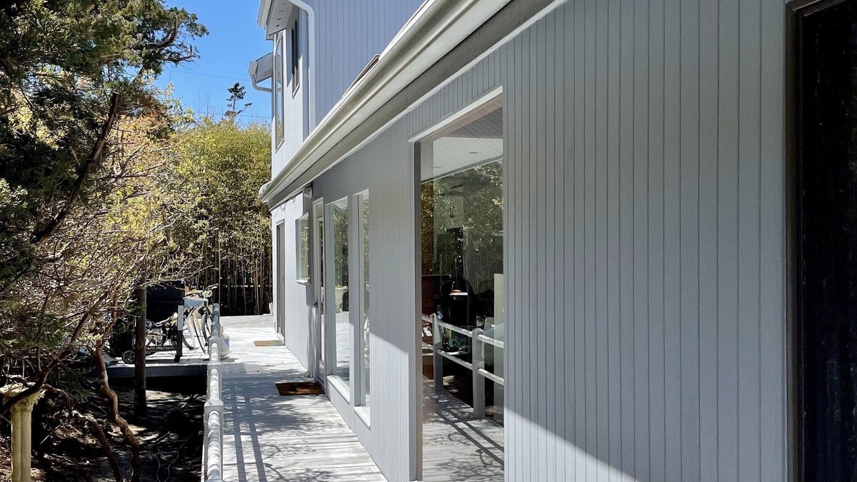 Ocean Beach House | 5th from the beach, dog friendly, sleeps 10, outdoor shower a/c utils included!