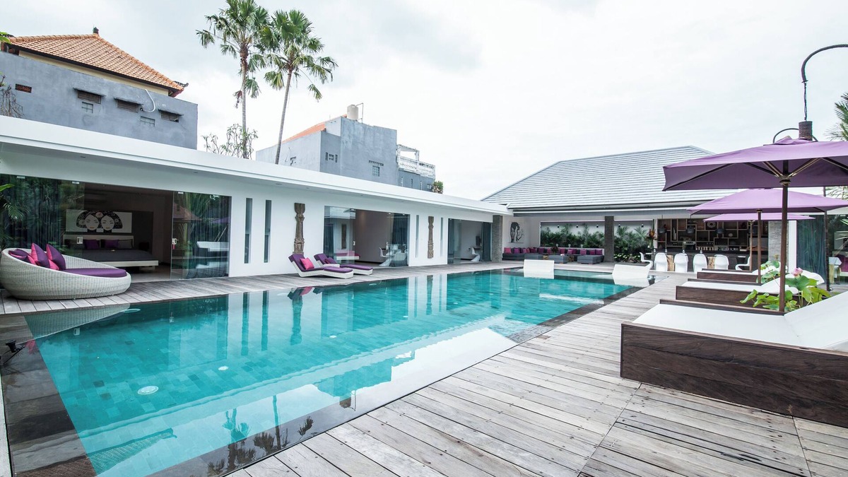 Kerobokan Villa | 6 +1 BR Spacious Villa for 18 person Gazebo and Pool SEMINYAK