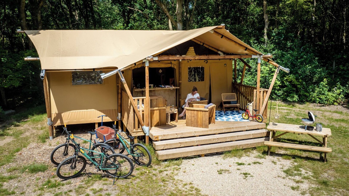 Huizen RV Rental | 6-8-person safari tent in the holiday park Landal Gooise Heide