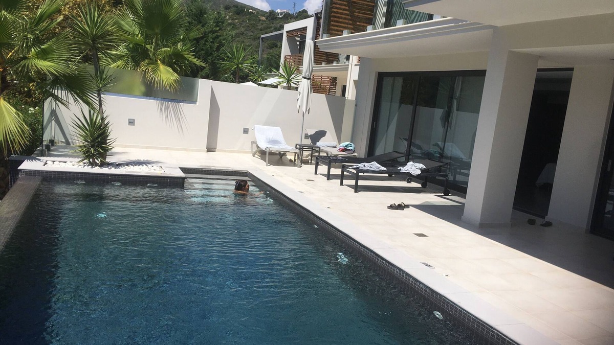 Aradippou House | 6 apartment villa complex
