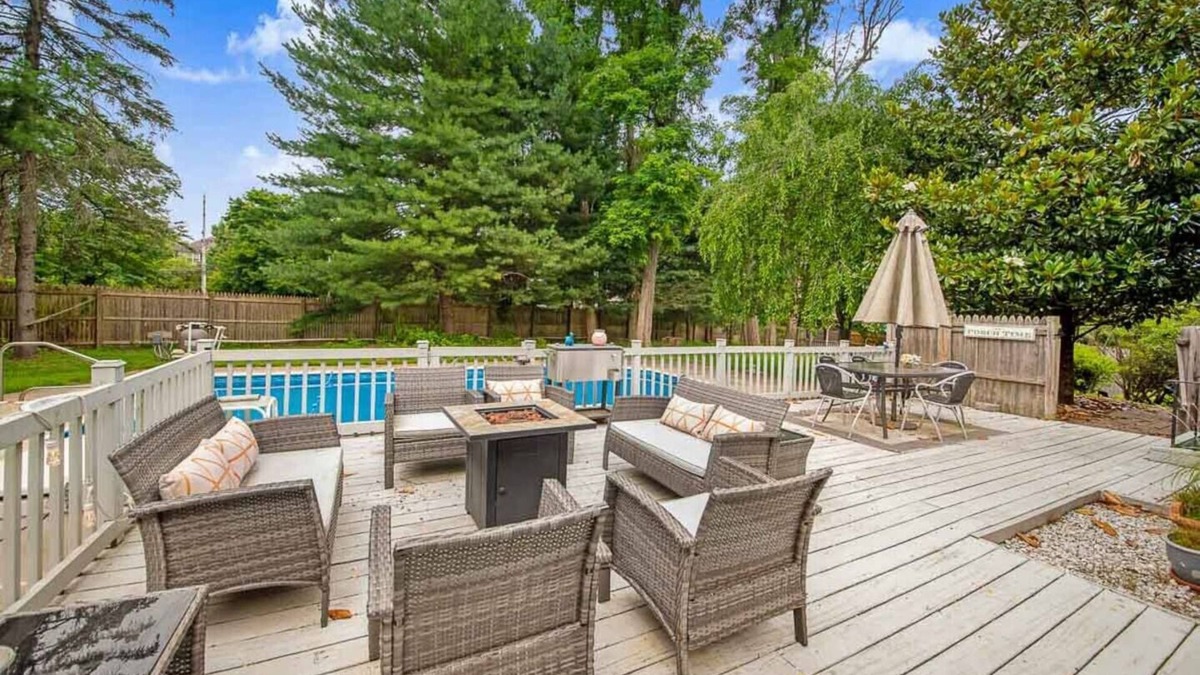 Ewing House | 6-Bdrm Oasis Private Pool, Sesame Place, Princeton