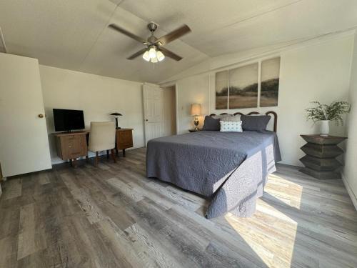 Lorenzo House | 6 bed, 2 bath Home in Lorenzo
