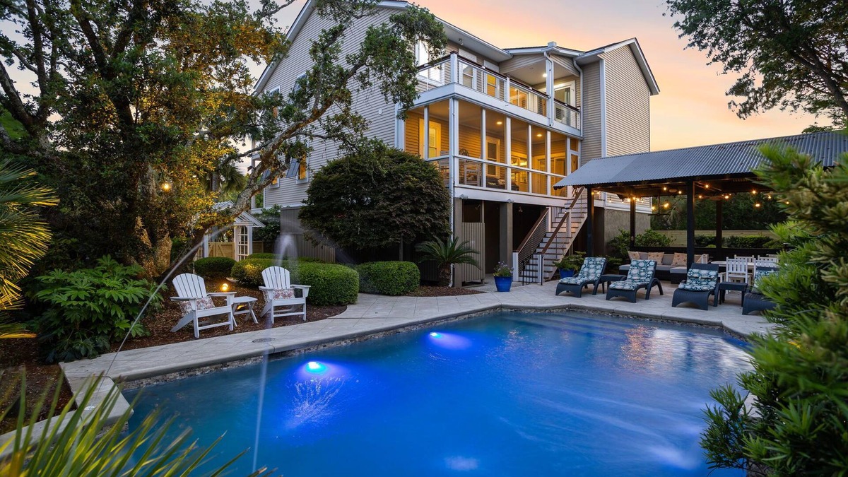 Isle of Palms House | 6 Bed/5 Bath Home w/Elevator, Private Pool & Yard, book your Spring Vacation!