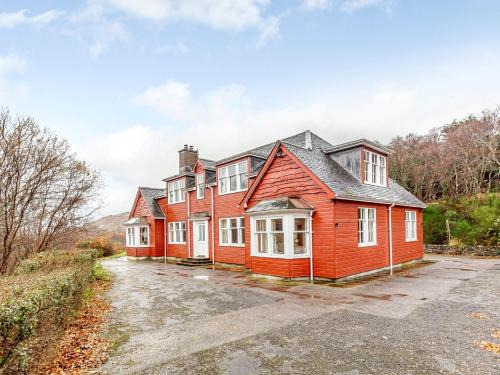 Tarbet House | 6 Bed in Lairg CA210