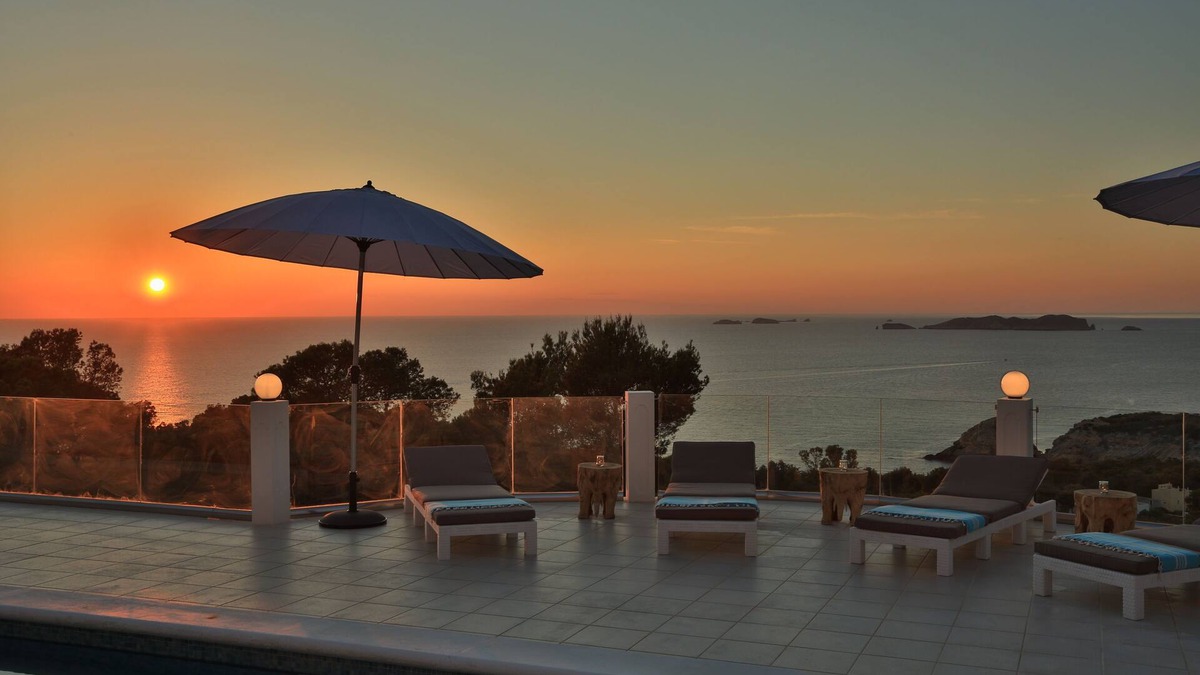 Cala Vadella Villa | 6 bedroom property with stunning sunset views!