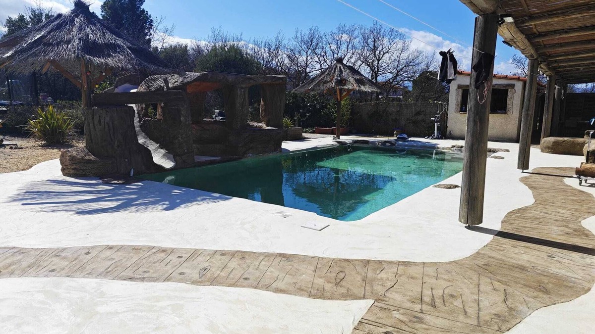 Montesquieu-des-Alberes House | 6 bedrooms, swimming pool, quiet, fully equipped,nair-condit. 15 mins sea/Spain