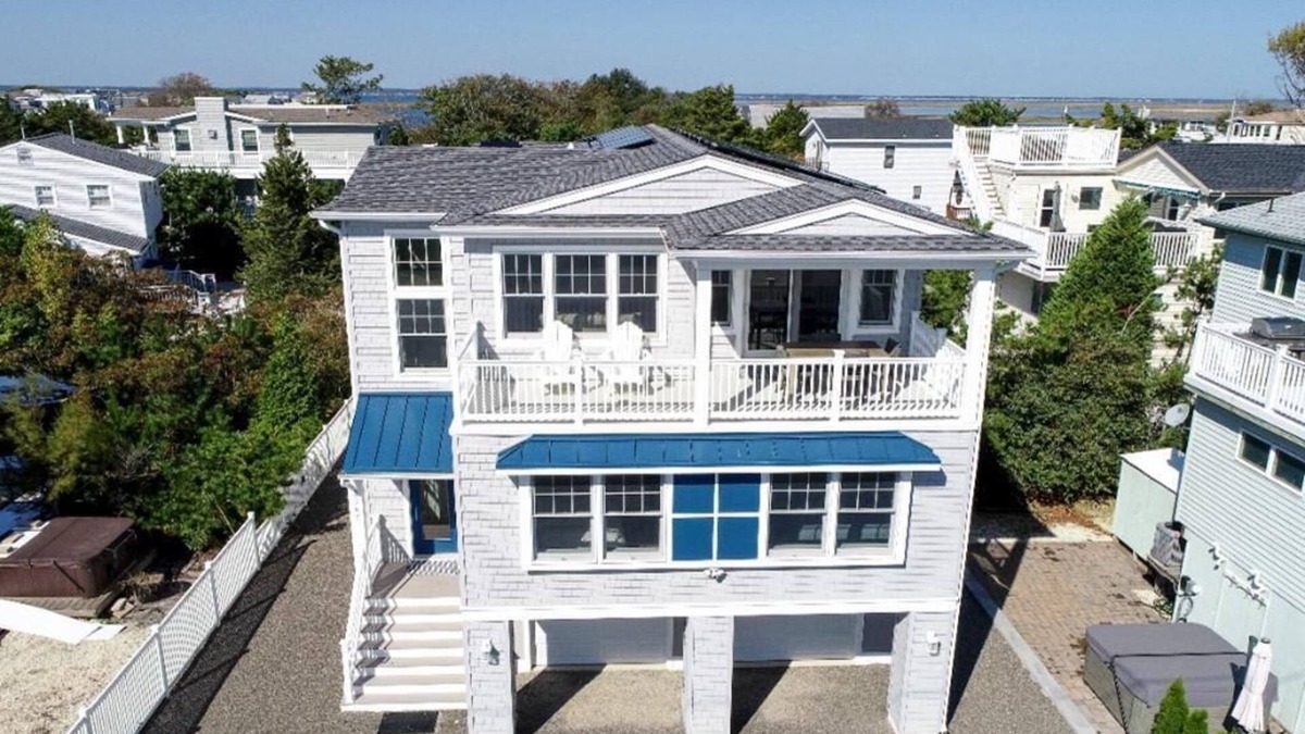 Loveladies House | 6 bedroom accommodation in Barnegat Light
