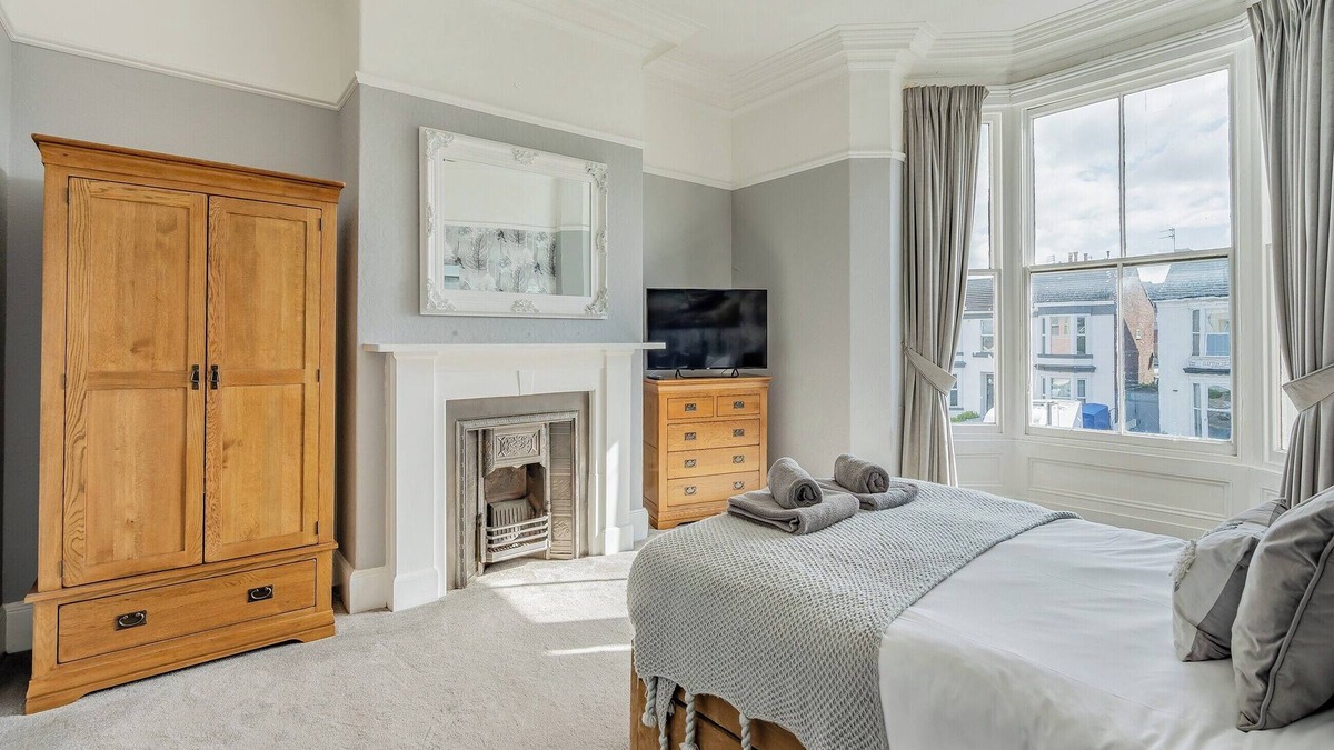 Southport Cottage | 6 bedroom accommodation in Southport