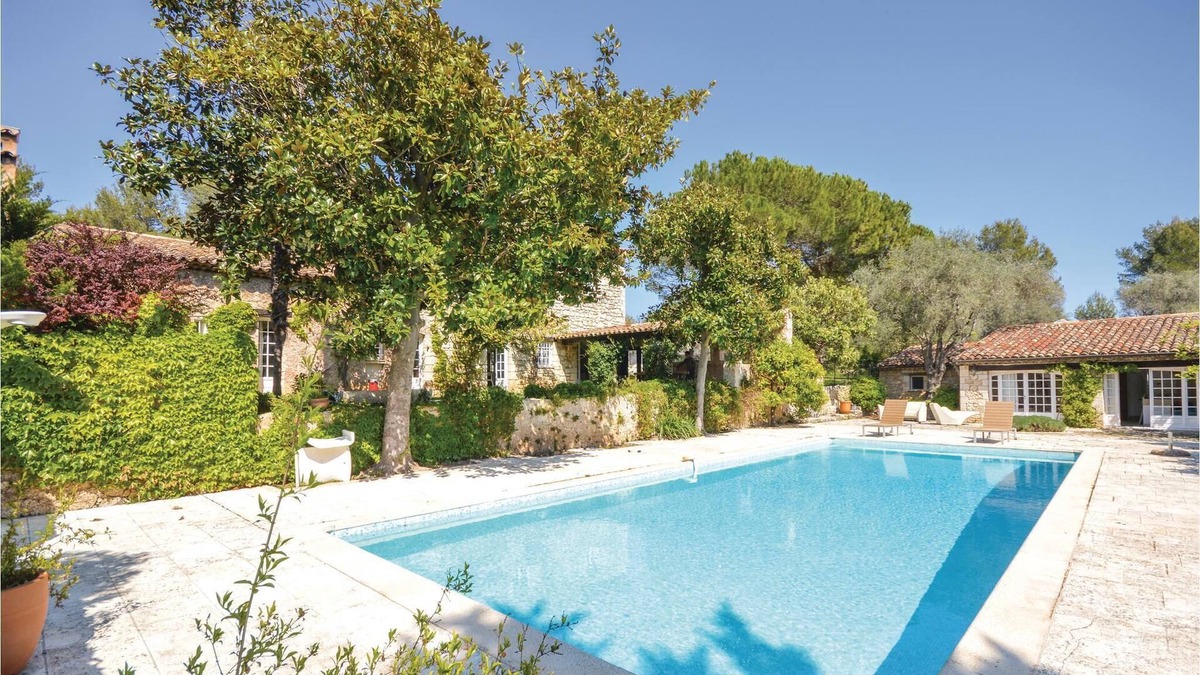 Le Rouret House | 6 bedroom accommodation in Le Rouret