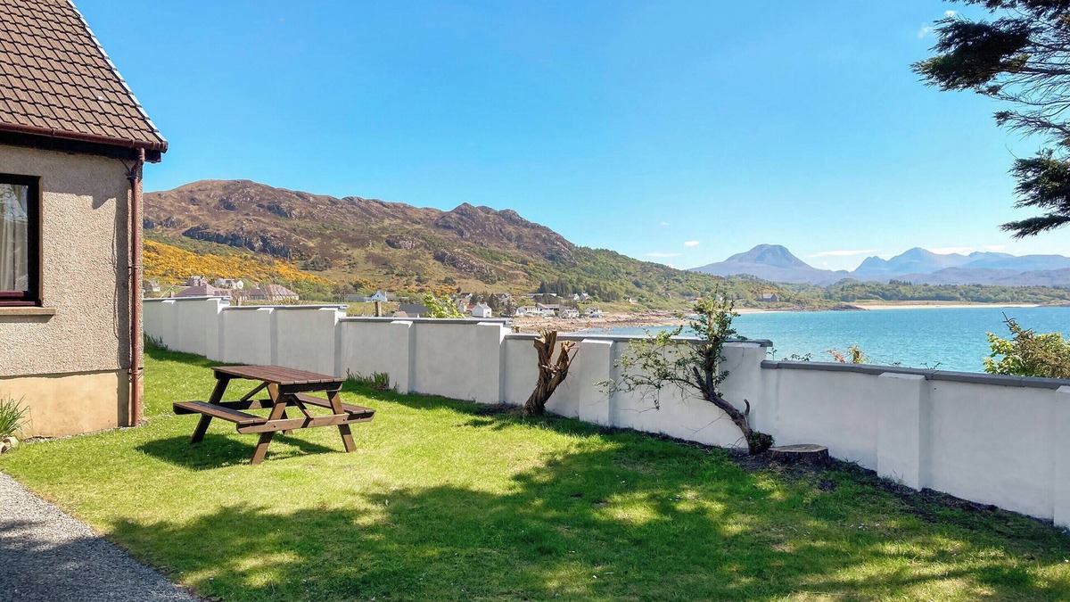 The Hebrides Cottage | 6 bedroom accommodation in Gairloch