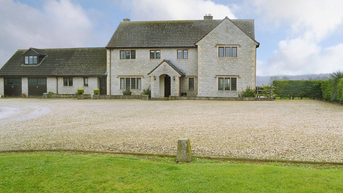 Milborne Port Cottage | 6 bedroom accommodation in Milborne Port, near Sherborne
