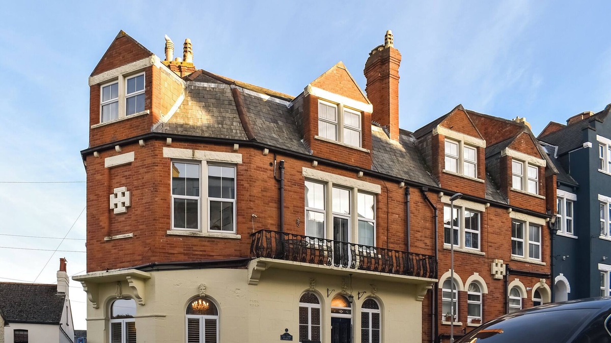 Swanage Cottage | 6 bedroom accommodation in Swanage