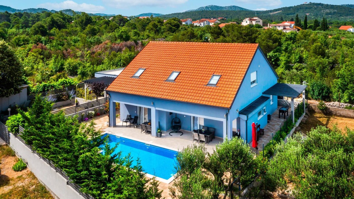 Bilice House | 6 bedroom amazing home in Bilice