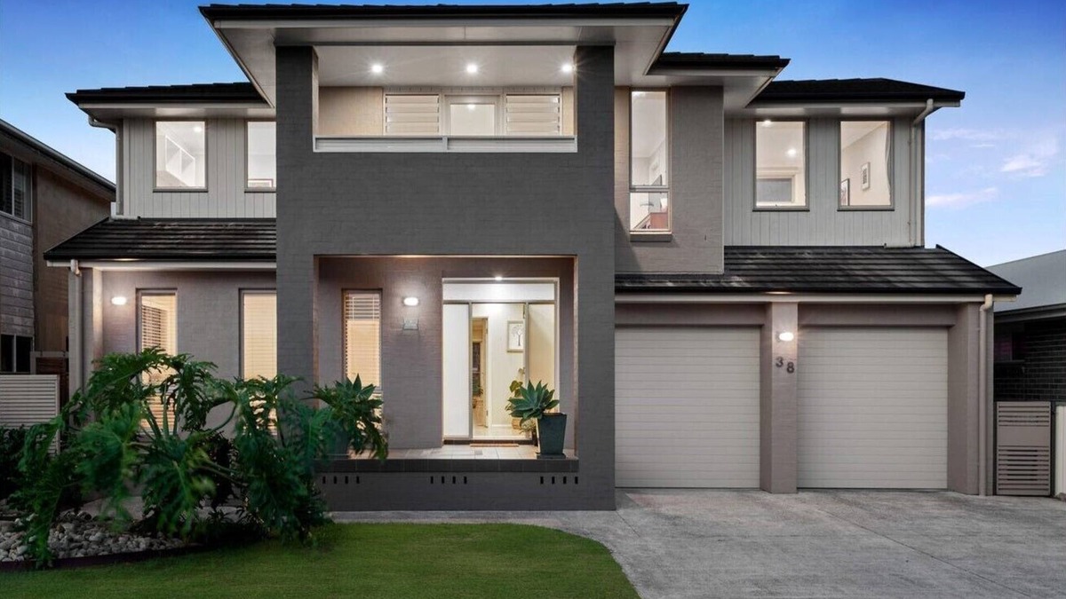 The Entrance North House | 6 Bedroom Beach & Lake Oasis