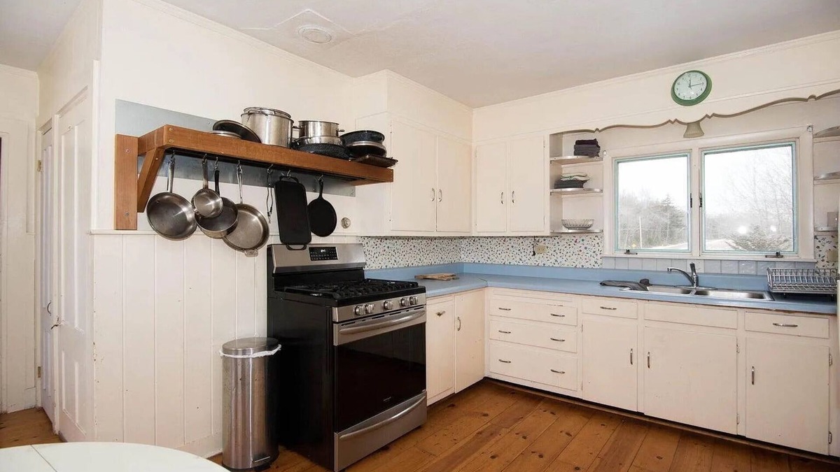 Brooksville Other | 6 Bedroom Coastal Maine Farmhouse 1 Mile from the Ocean.Sleeps 12.
