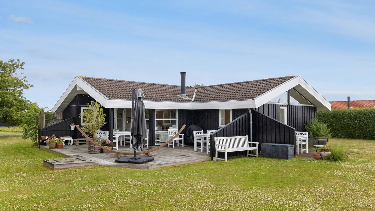 Hasmark Strand House | 6 bedroom cozy home in Otterup