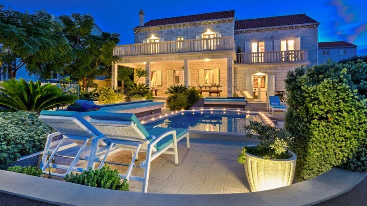 Lumbarda House | 6 bedroom cozy home in Lumbarda