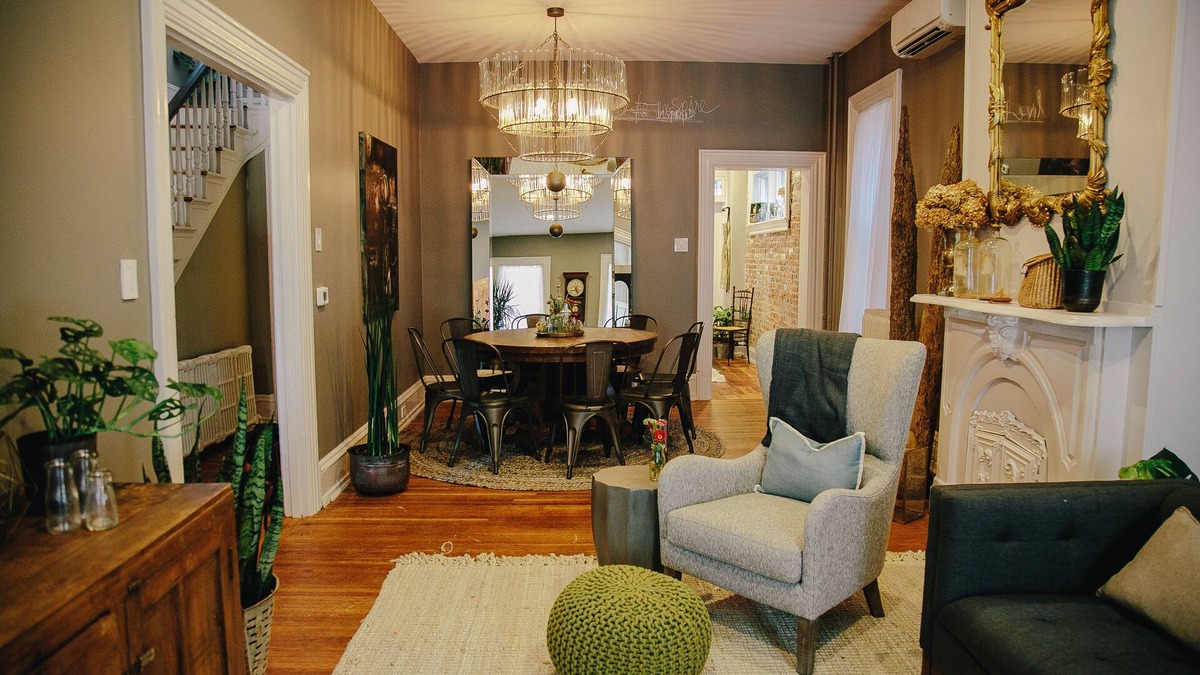 Lancaster House | 6 Bedroom Downtown Home/Remodeled + Close to all
