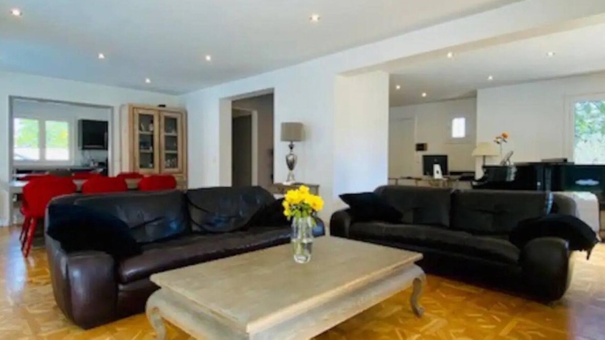 Saint-Nom-la-Breteche Villa | 6 Bedroom Villa in Saint-Nom-la-Bretèche