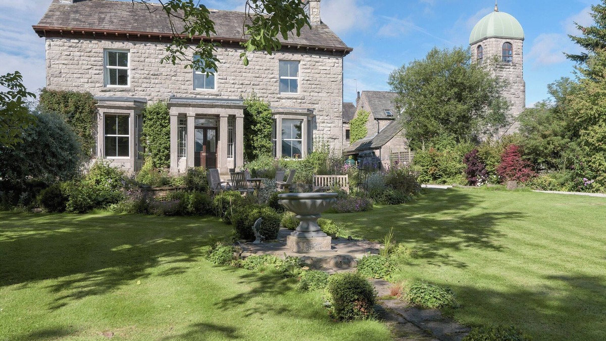 Carnforth Cottage | 6 bedroom accommodation in Near Kirkby Lonsdale
