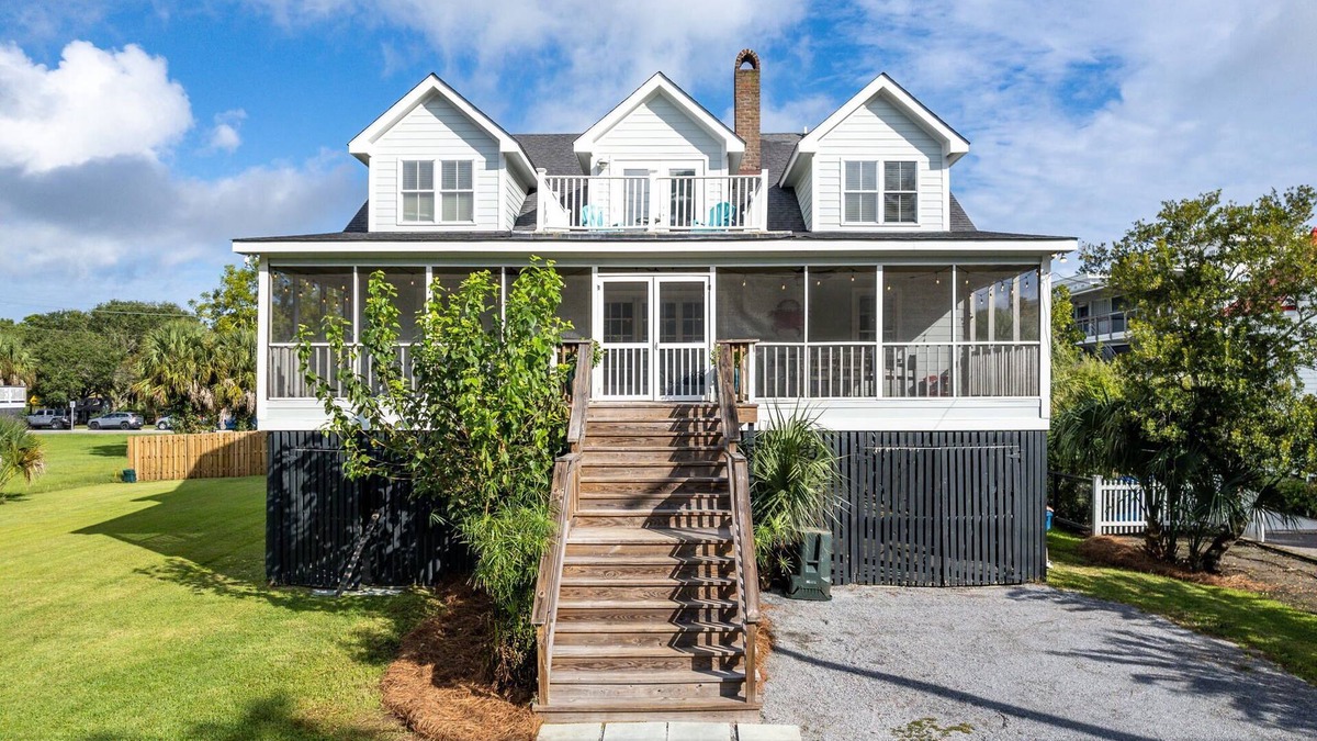 Sullivan's Island House | 6-bedroom house in fabulous Sullivan's Island with AC, WiFi