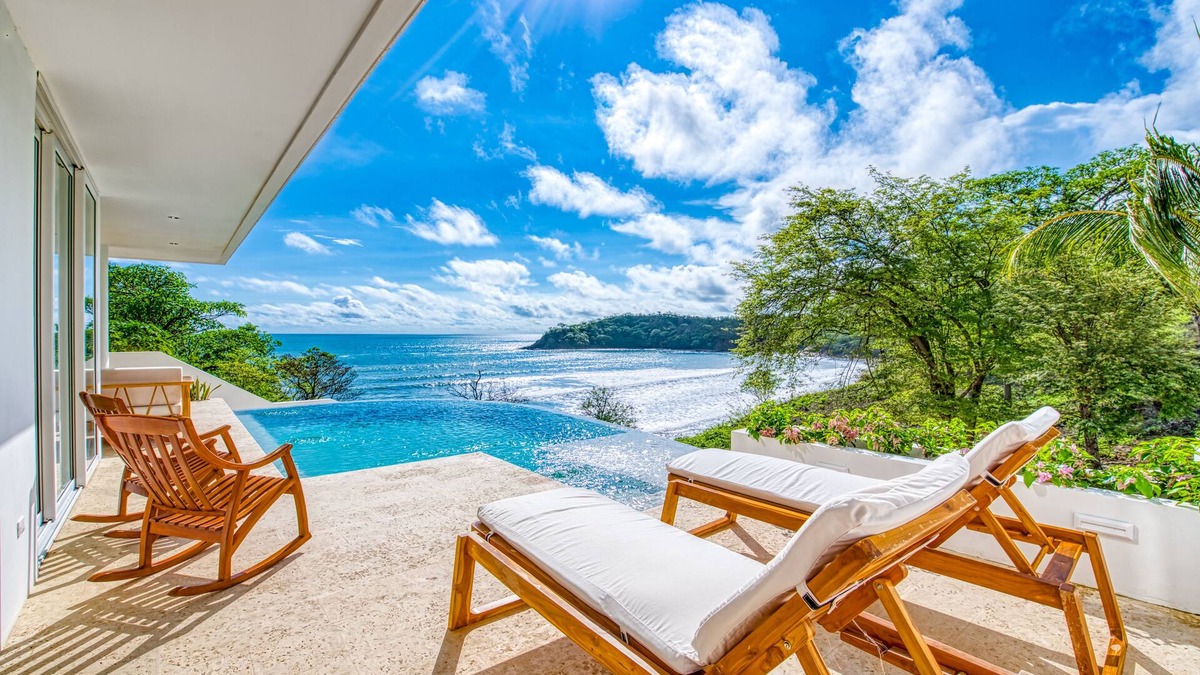 San Juan del Sur House | 6 bedroom house on the surf beach Remanso! Introductory rates