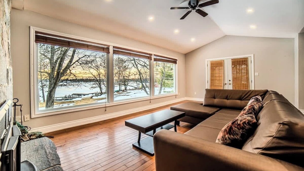 Carling House | 6 Bedroom Lakefront Main House in Sand Bay
