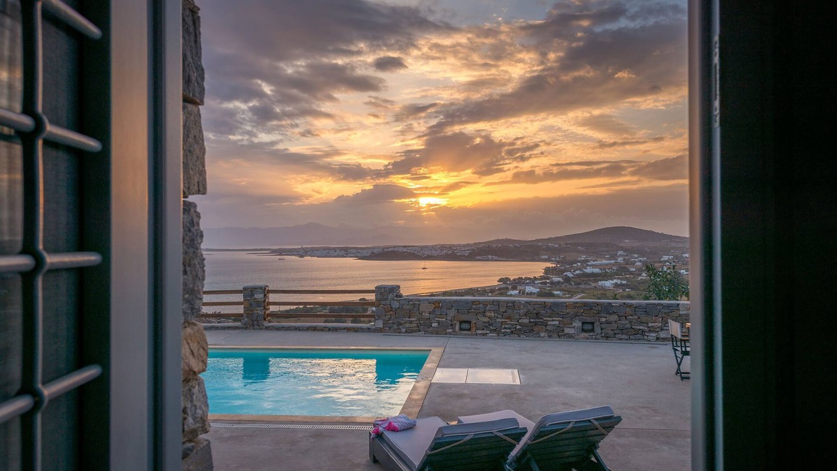Naousa Villa | 6 bedroom luxury villa with p. pool, hot tub and amazing views near the beach