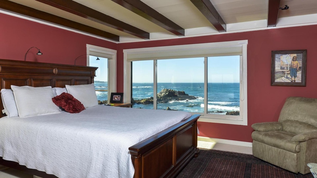 Pacific Grove House | 6-Bedroom Oceanfront Masterpiece in Pacific Grove, CA. From S1400 for 8 guests