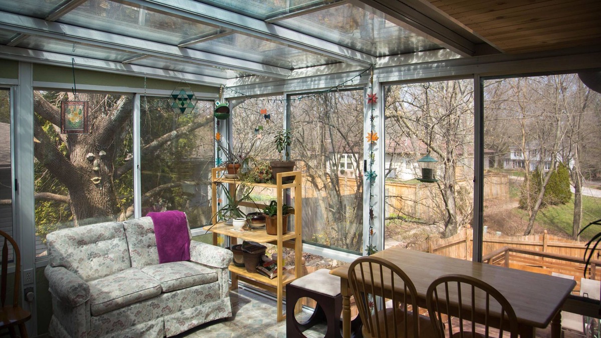 Bloomington House | 6 Bedrooms House w Hot Tub Deck Pool Table