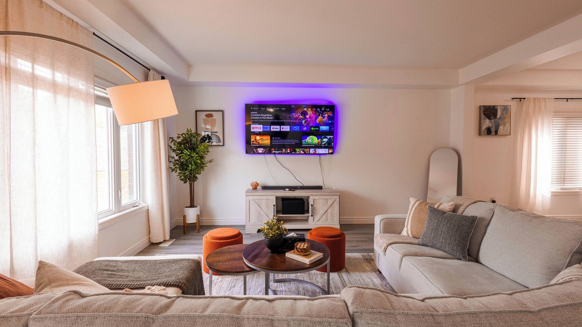 Thorold House | 6 Beds Serenity Oasis in Falls/Pool Table + Ping Pong