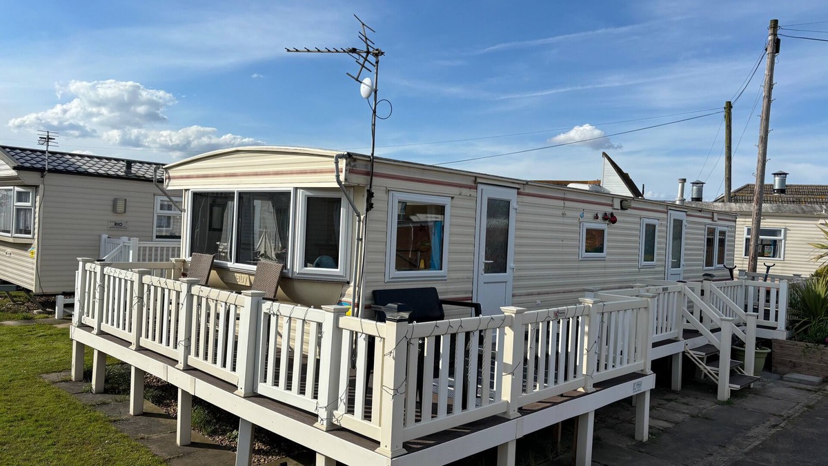 Skegness Cabin | 6 Berth Caravan-Ingoldmells-Pet Friendly