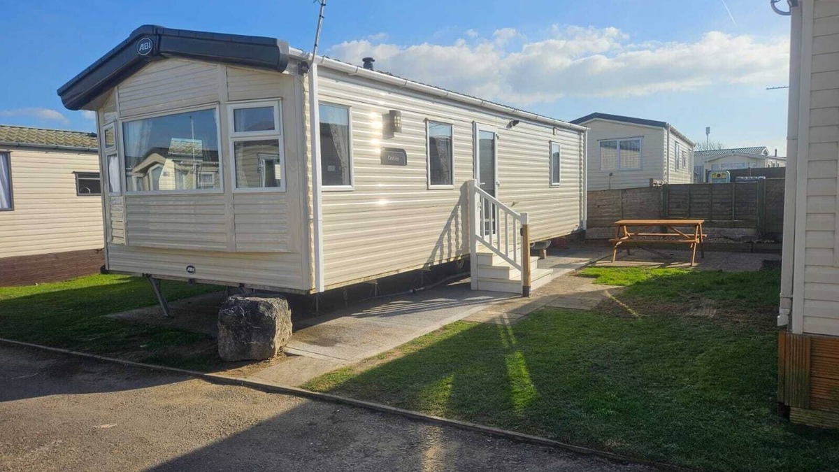 Burnham-on-Sea House | 6 Berth caravan with direct beach access