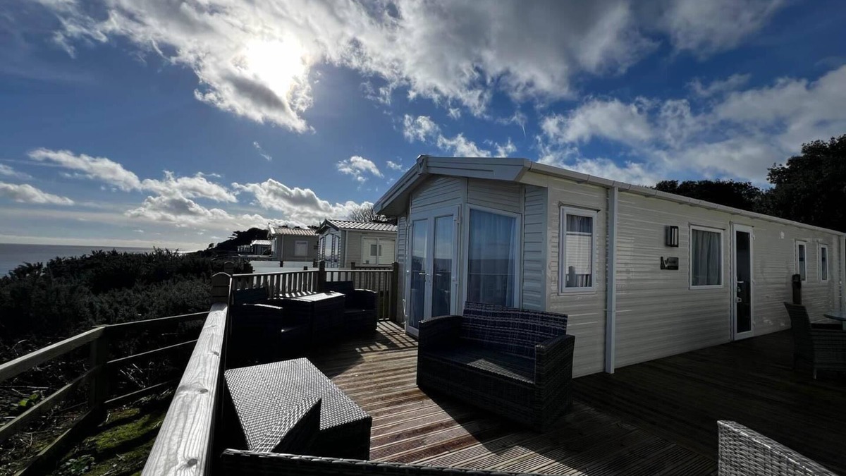 Corton House | 6 berth caravan with stunning sea views and decking to relax on, ref 32048AZ