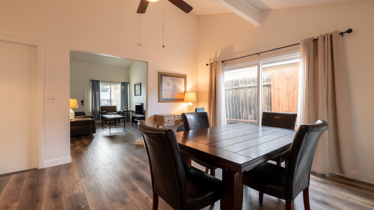 Fair Oaks House | (6) FAIR OAKS BEAUTY! 2BED, 2BATH, WITH GARAGE AND PRIVATE YARD!