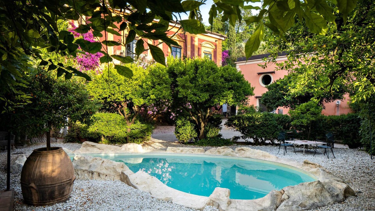 Nola Bed & Breakfast | 6 independent suites in historic villa near Naples Vesuvius Pompeii Caserta