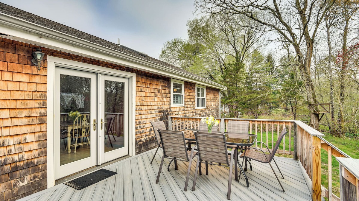 Adamsville House | 6 Mi to Beach: Family Home in Little Compton!