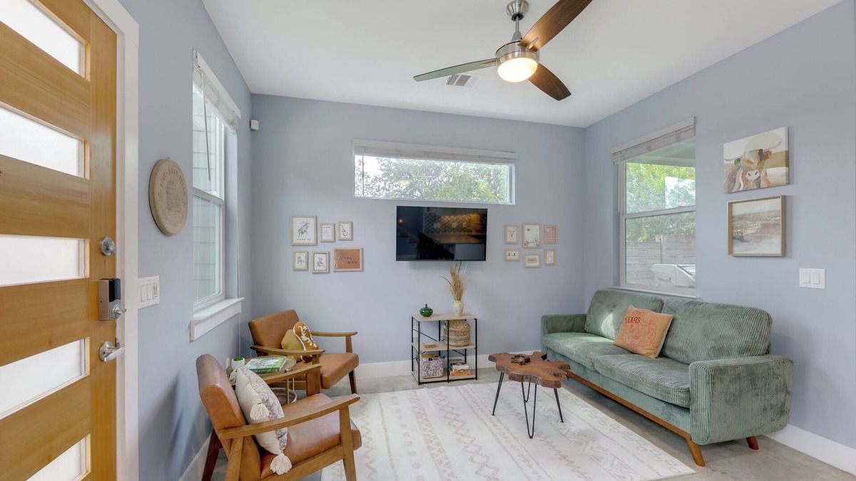 St. John - Coronado Hills House | 6 Mi to Dtwn: Austin Escape w/Private Yard